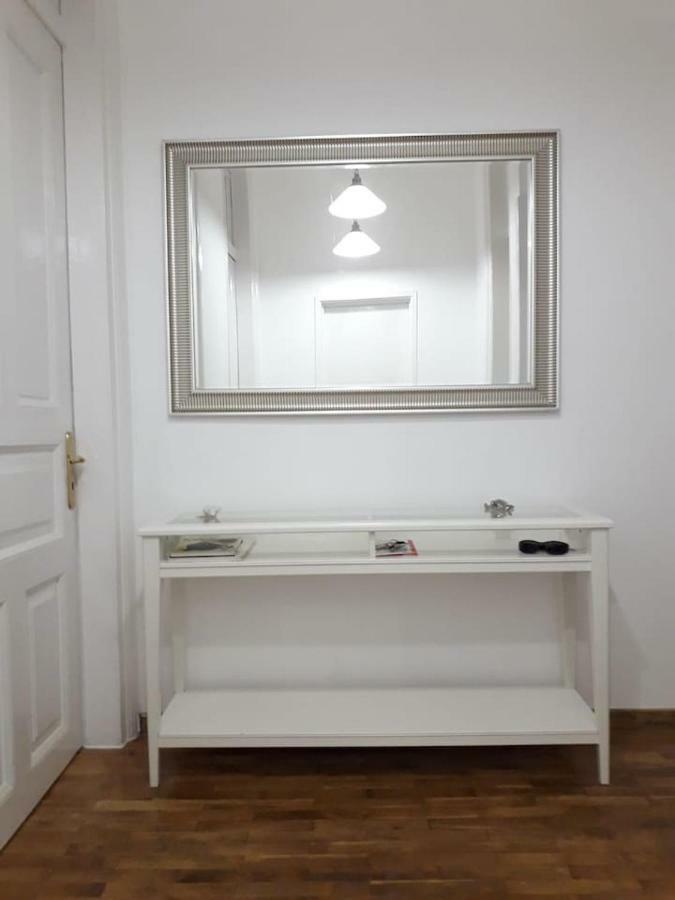 Ferienwohnung La Dolce Vita, Luxury In The Absolute Center Burgas City Exterior foto